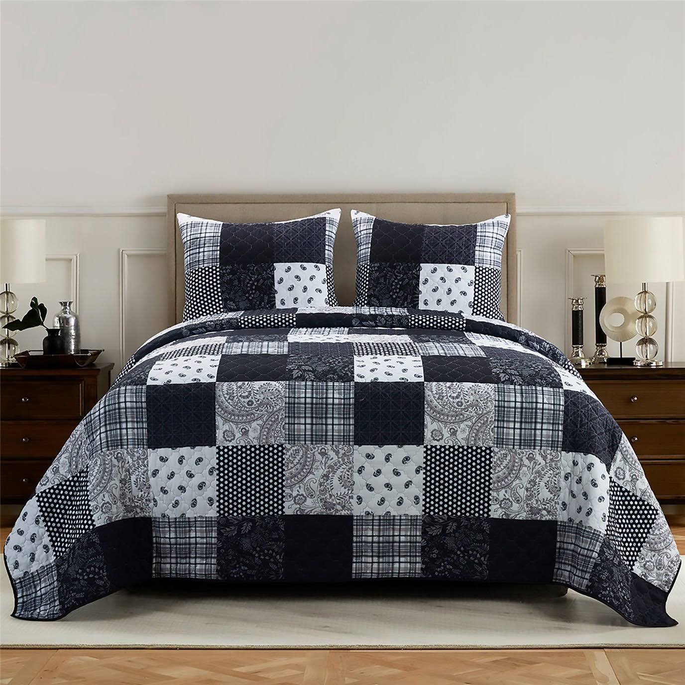 London Queen Quilt Set